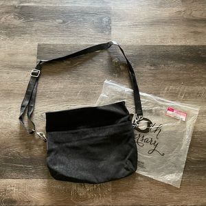 NEW Thirty One Suite Cross and Fold Safari Black Purse